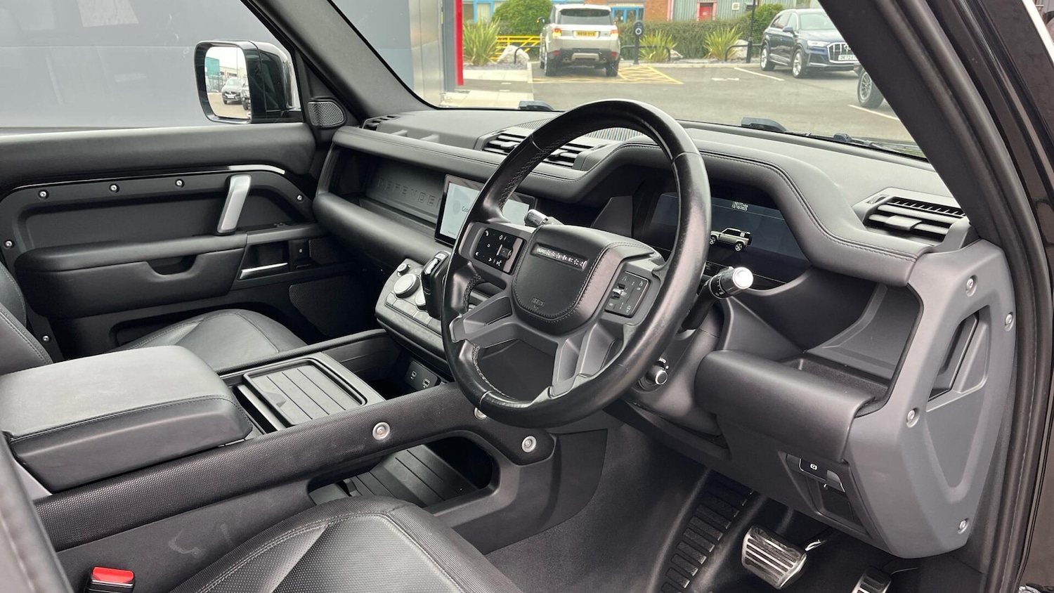 Used Land Rover Defender 2022 for sale - 76780575: Photo 6