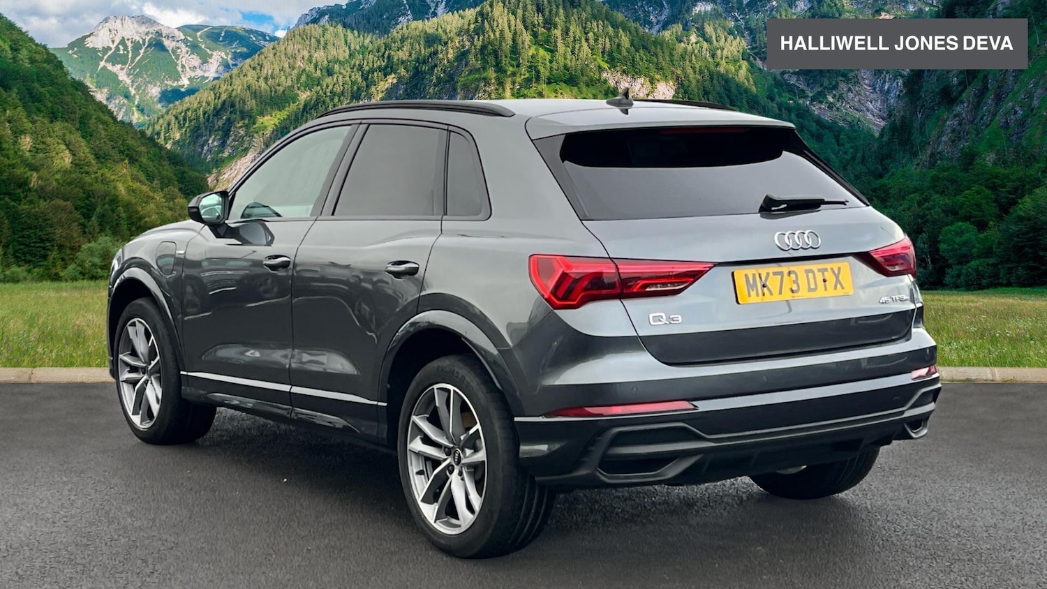 Used Audi Q3 2023 for sale - 76832161: Photo 2