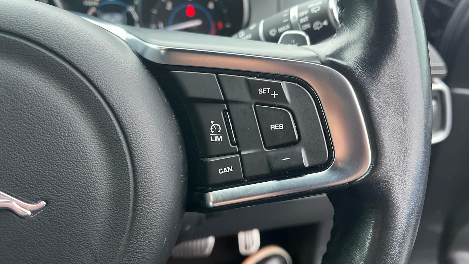 Used Jaguar F-Pace 2017 for sale - 77040951: Photo 18