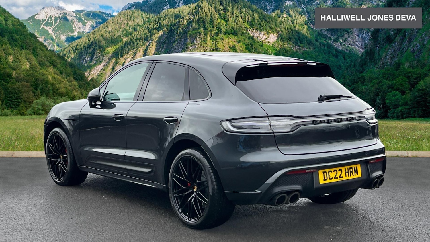 Used Porsche Macan 2022 for sale - 77538630: Photo 2