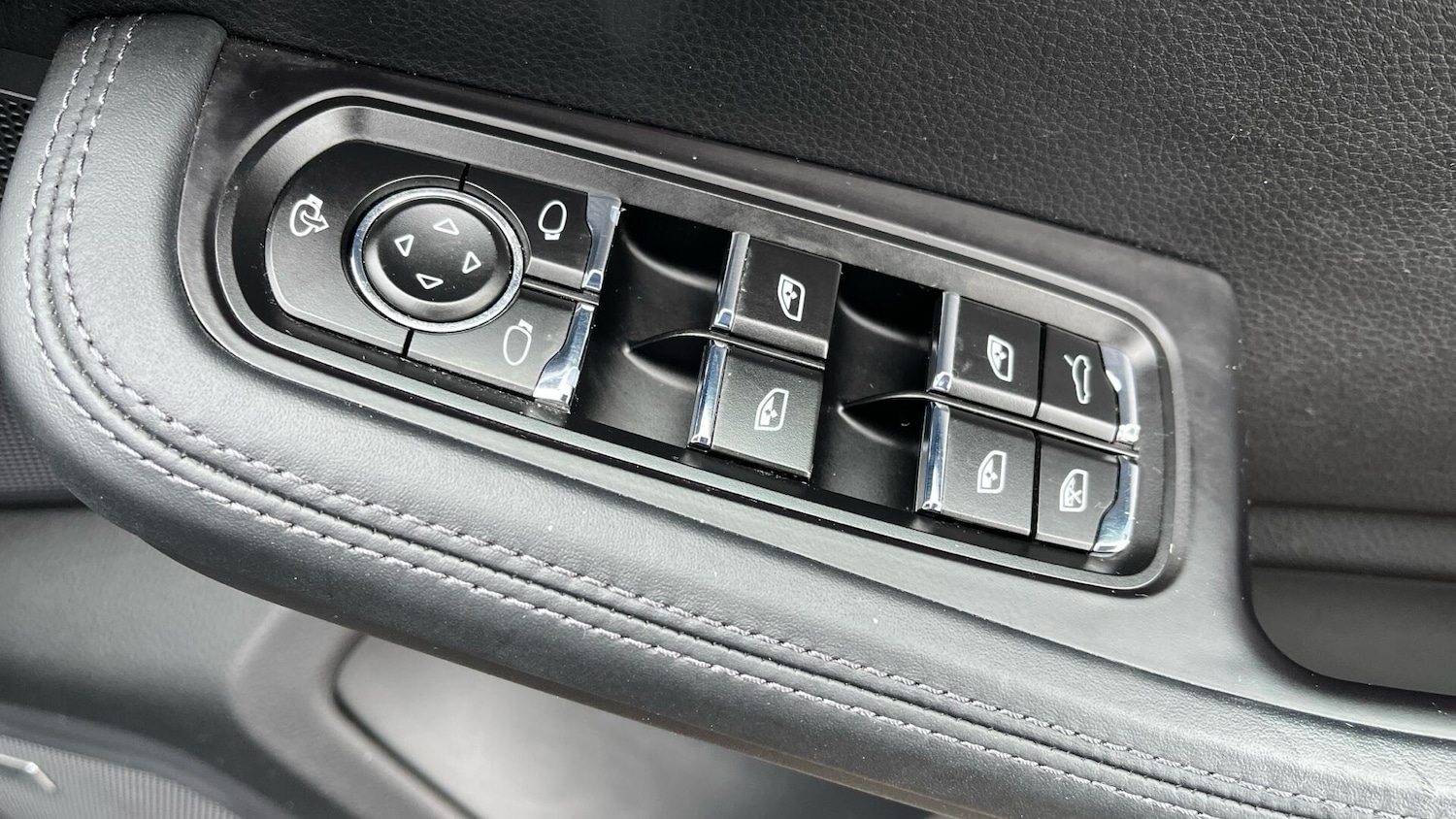 Used Porsche Macan 2022 for sale - 77538630: Photo 28