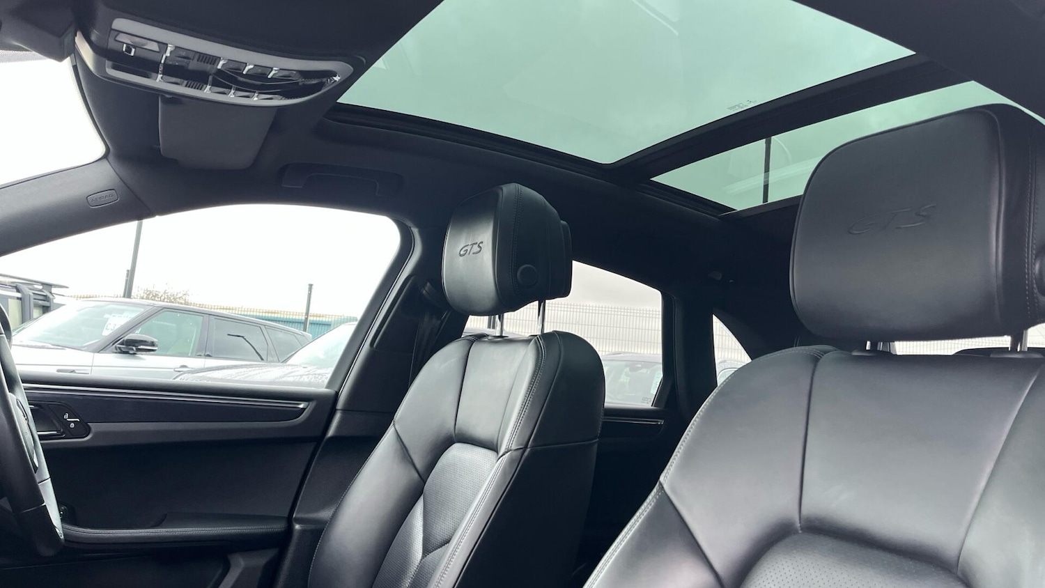 Used Porsche Macan 2022 for sale - 77538630: Photo 41