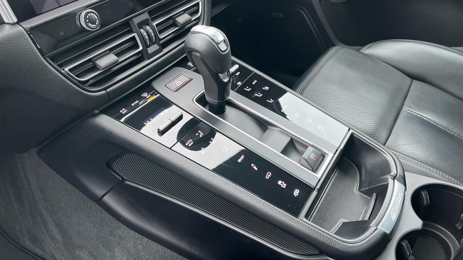 Used Porsche Macan 2022 for sale - 77538630: Photo 42