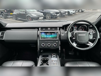 Used Land Rover Discovery 2018 for sale - 77305873: Photo