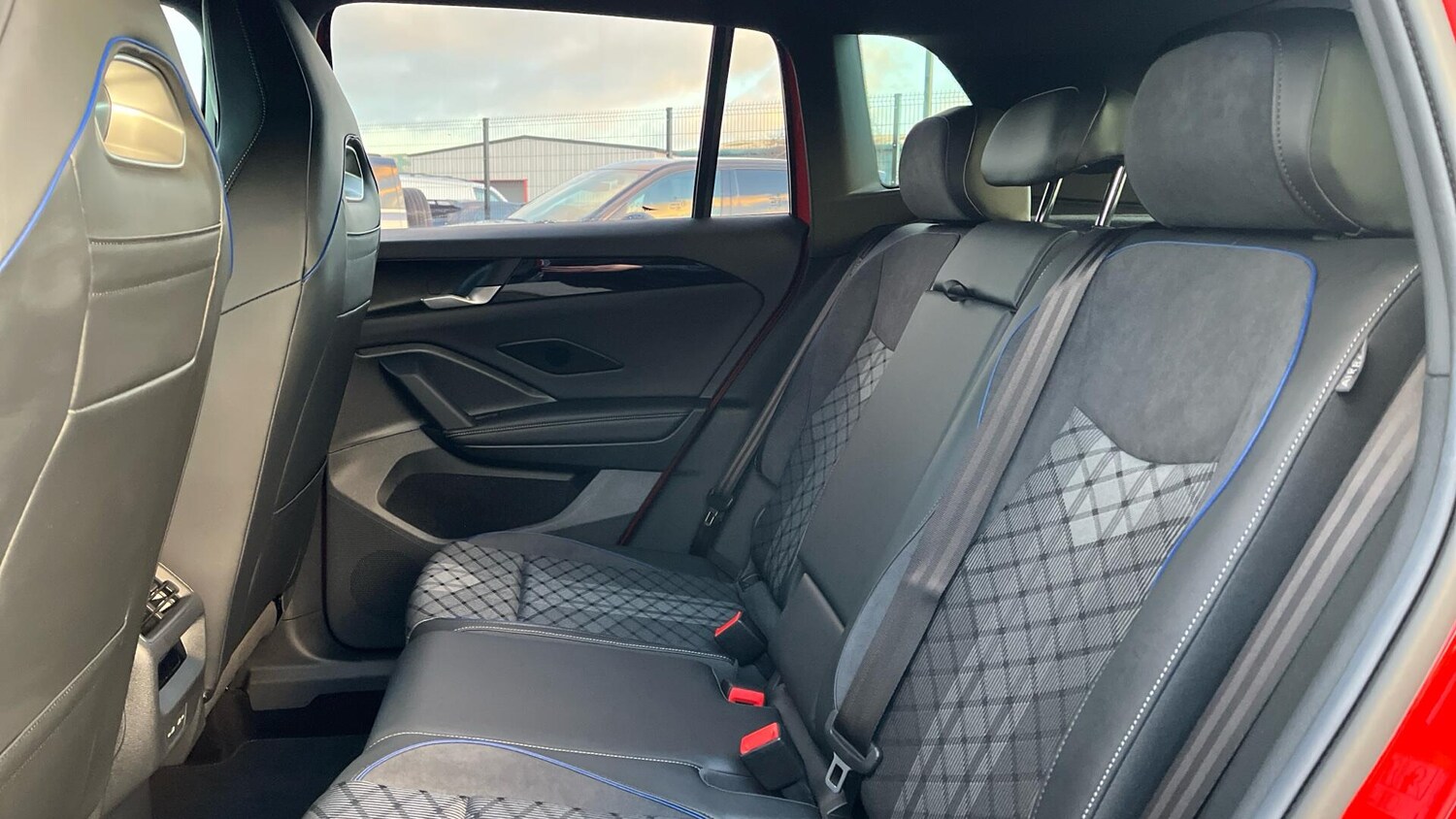 Used Volkswagen Tiguan 2024 for sale - 76976673: Photo 12