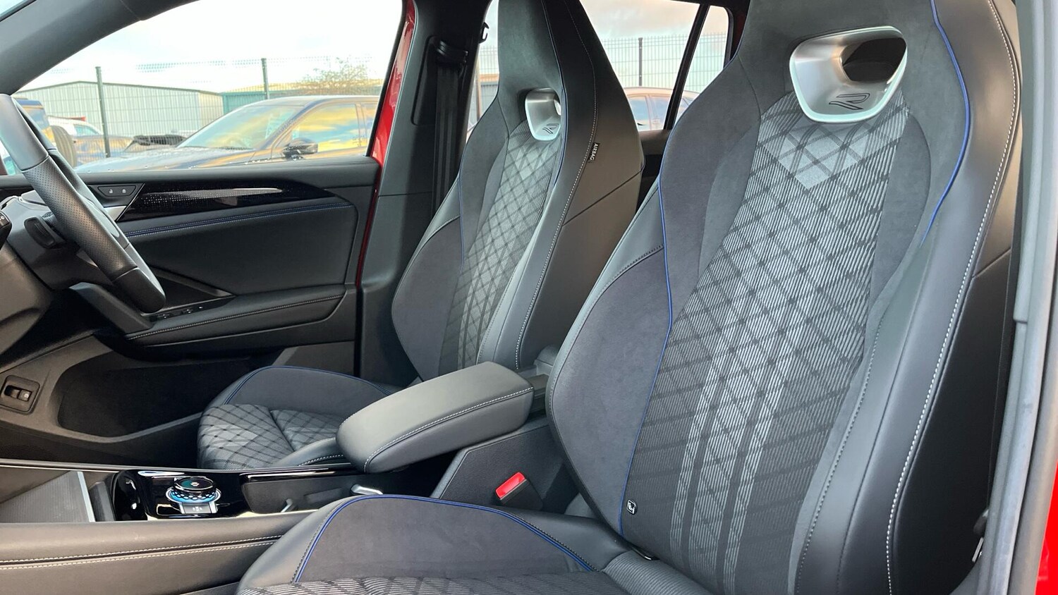 Used Volkswagen Tiguan 2024 for sale - 76976673: Photo 33