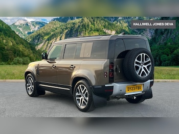 Used Land Rover Defender 110 2023 for sale - 77939382: Photo