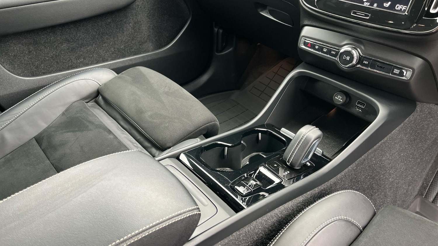 Used Volvo XC40 2021 for sale - 76781453: Photo 10