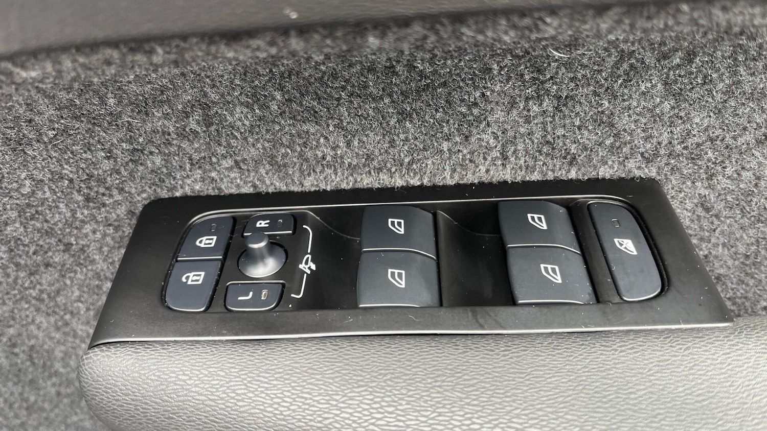 Used Volvo XC40 2021 for sale - 76781453: Photo 28