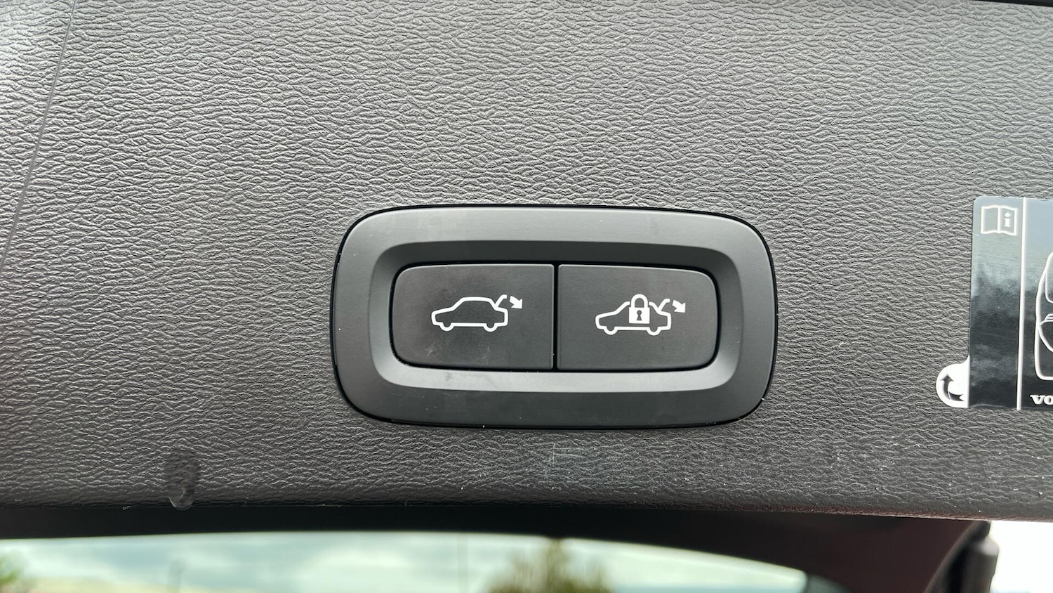 Used Volvo XC40 2021 for sale - 76781453: Photo 41