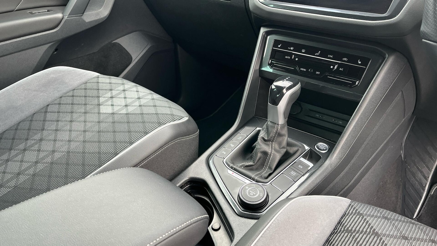 Used Volkswagen Tiguan 2022 for sale - 76781600: Photo 10