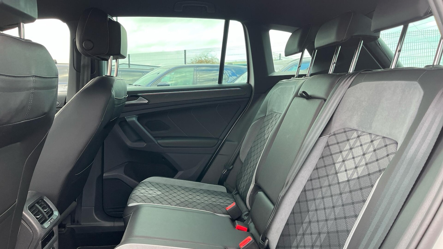 Used Volkswagen Tiguan 2022 for sale - 76781600: Photo 12