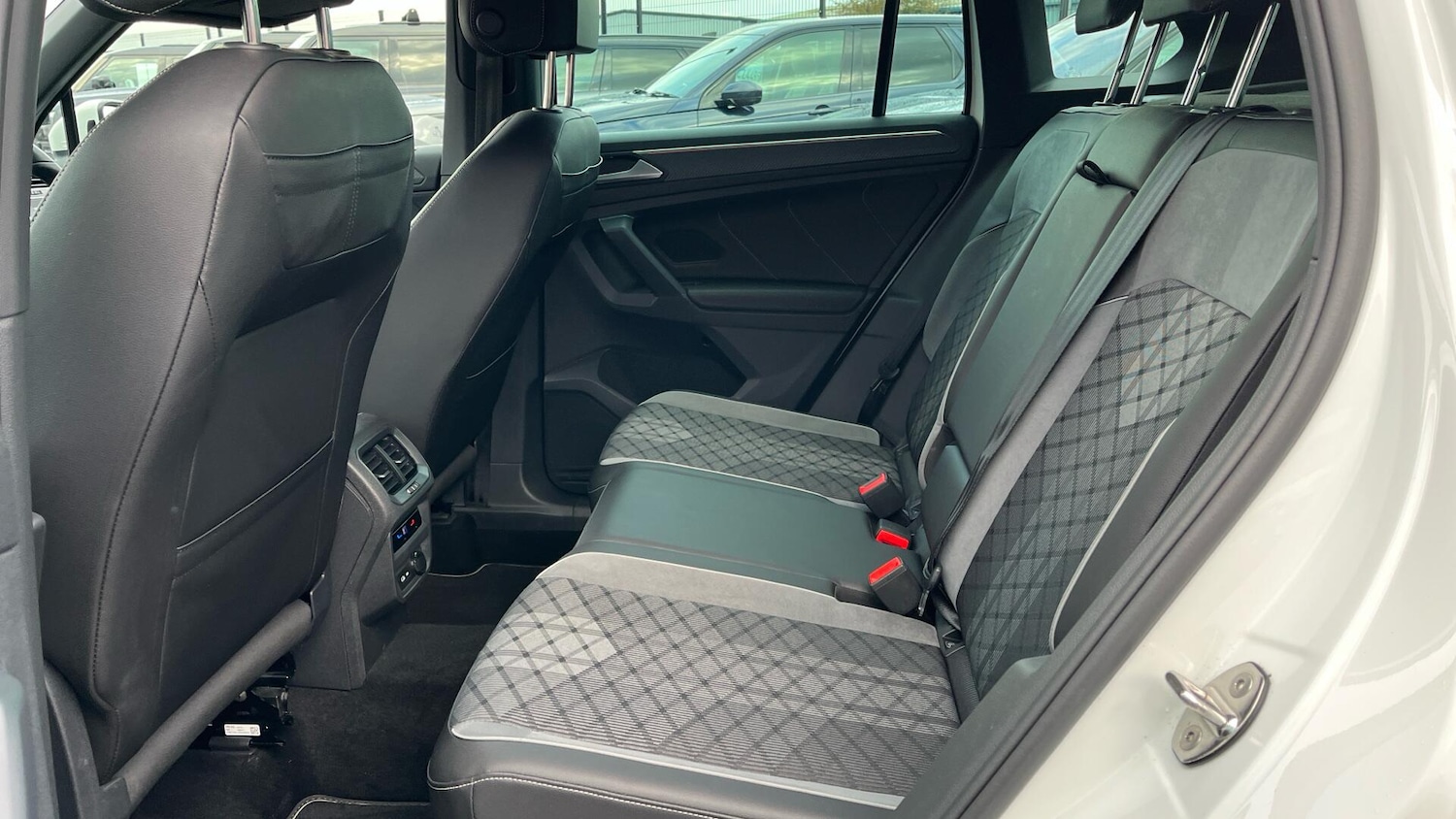 Used Volkswagen Tiguan 2022 for sale - 76781600: Photo 27