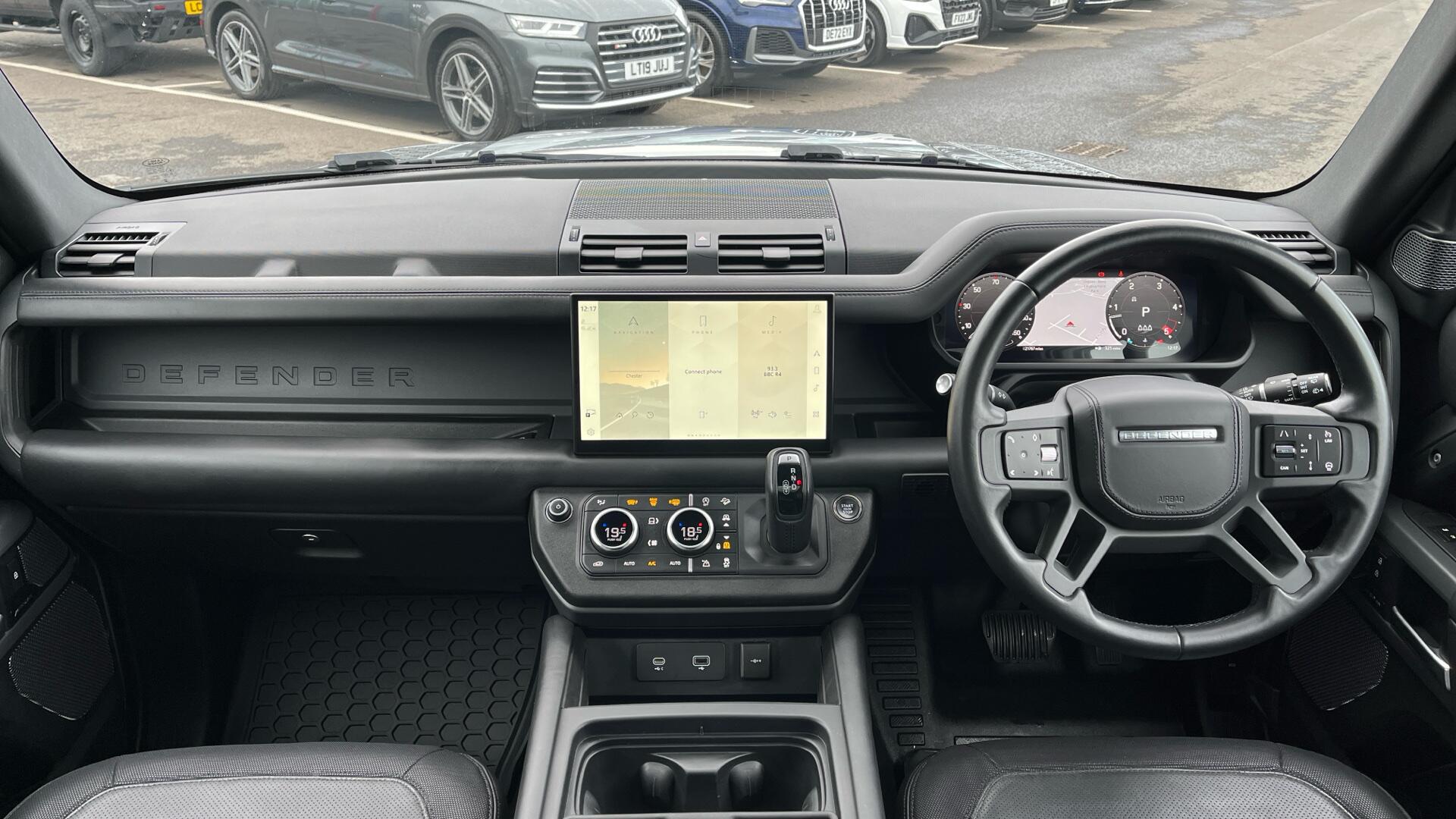 Used Land Rover Defender 2023 for sale - 76781222: Photo