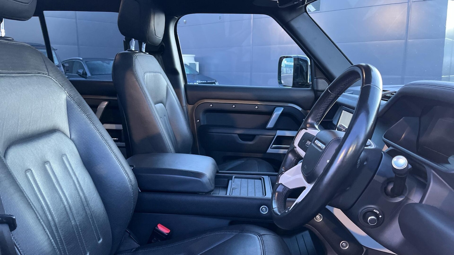 Used Land Rover Defender 110 2021 for sale - 77358851: Photo 11