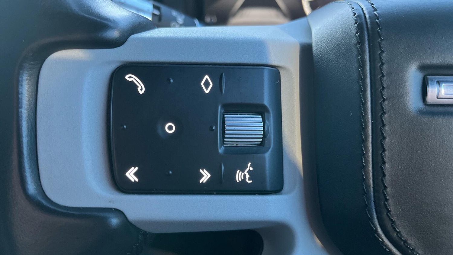 Used Land Rover Defender 110 2021 for sale - 77358851: Photo 17