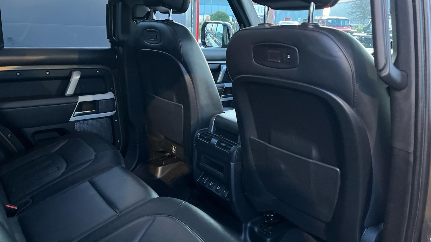 Used Land Rover Defender 110 2021 for sale - 77358851: Photo 25