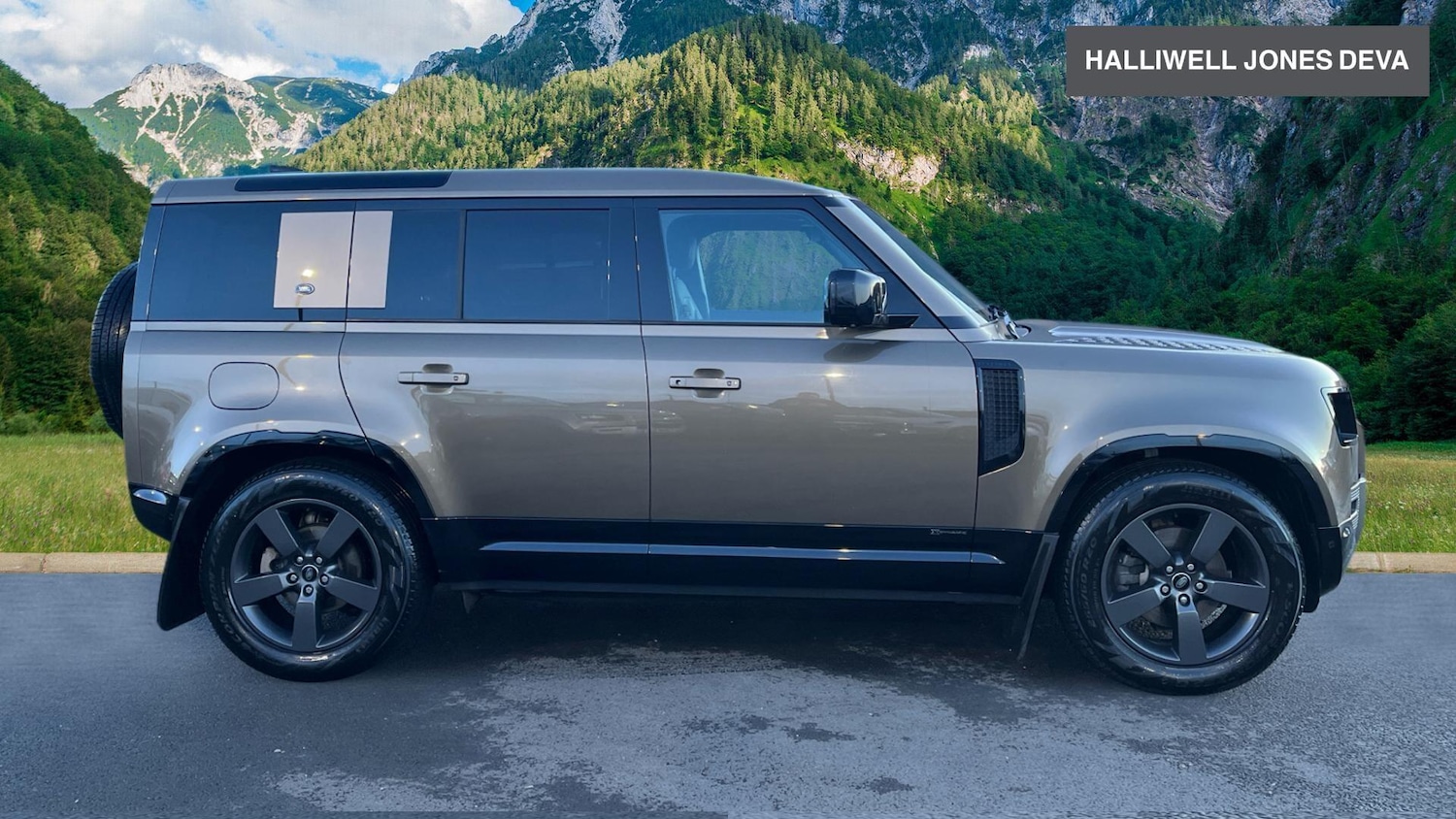 Used Land Rover Defender 110 2021 for sale - 77358851: Photo 3