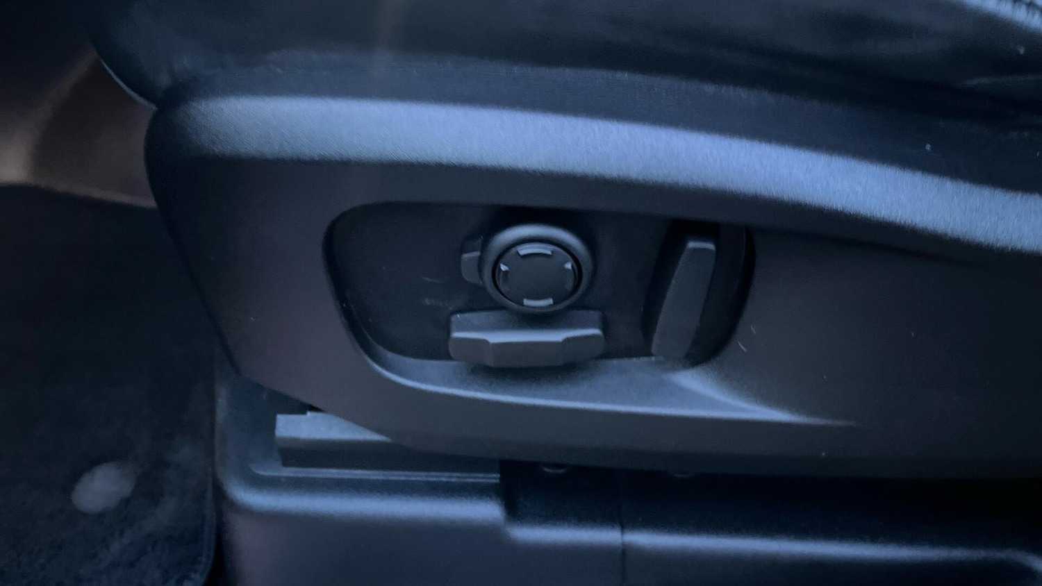 Used Land Rover Defender 110 2021 for sale - 77358851: Photo 32