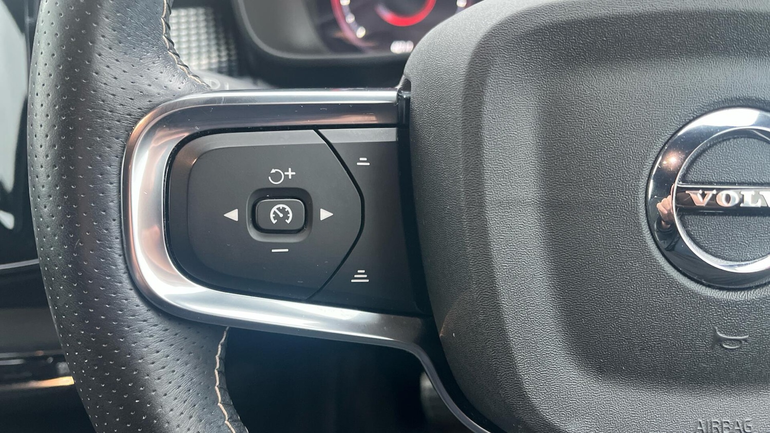 Used Volvo XC40 2021 for sale - 77510916: Photo 17