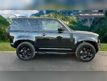 Used Land Rover Defender 2025 for sale - 76781026: Photo