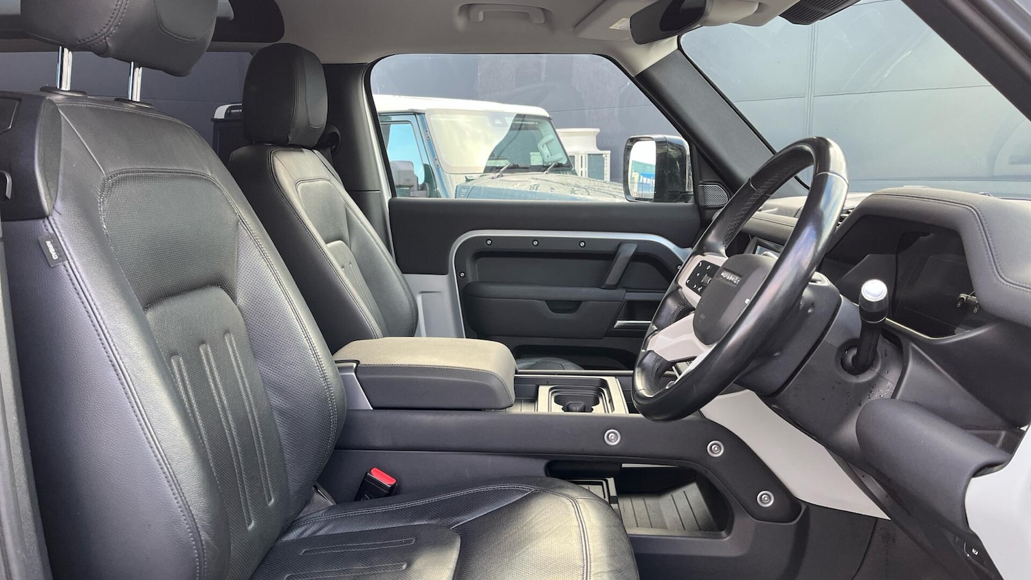 Used Land Rover Defender 90 2021 for sale - 77131759: Photo 11