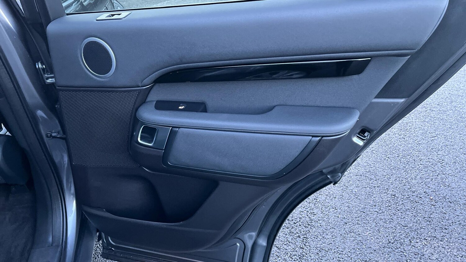 Used Land Rover Discovery 2019 for sale - 77439947: Photo 26