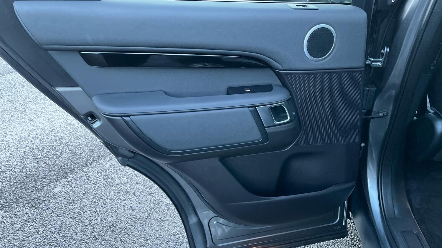 Used Land Rover Discovery 2019 for sale - 77439947: Photo 41