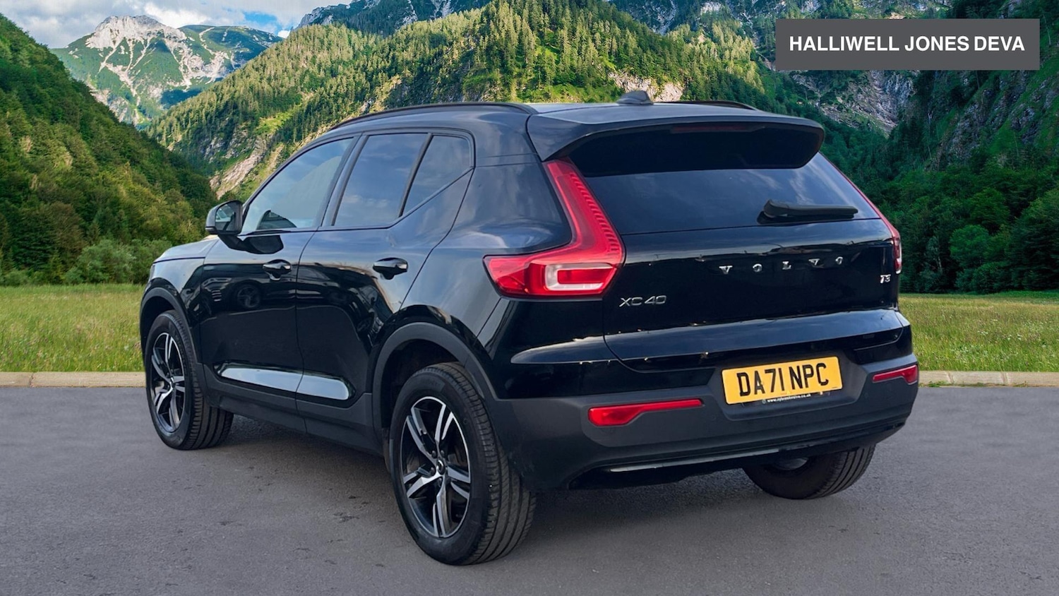 Used Volvo XC40 2021 for sale - 77050046: Photo 2