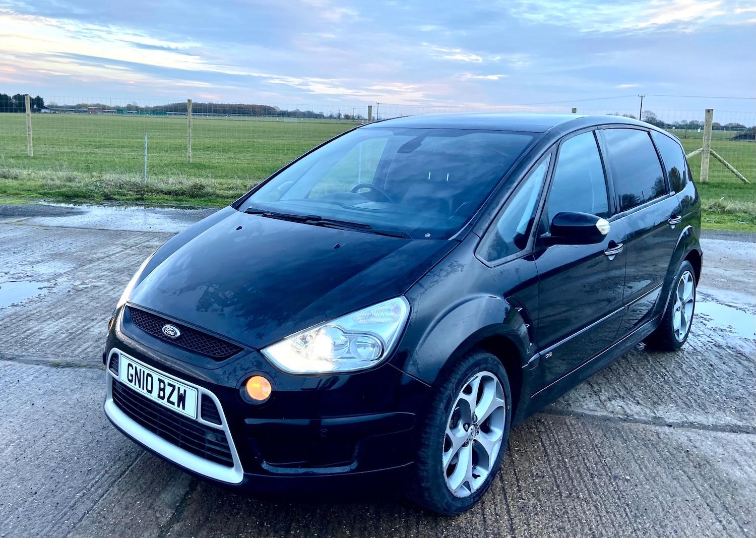 Used Ford S-Max 2010 for sale - 76723932: Photo 1