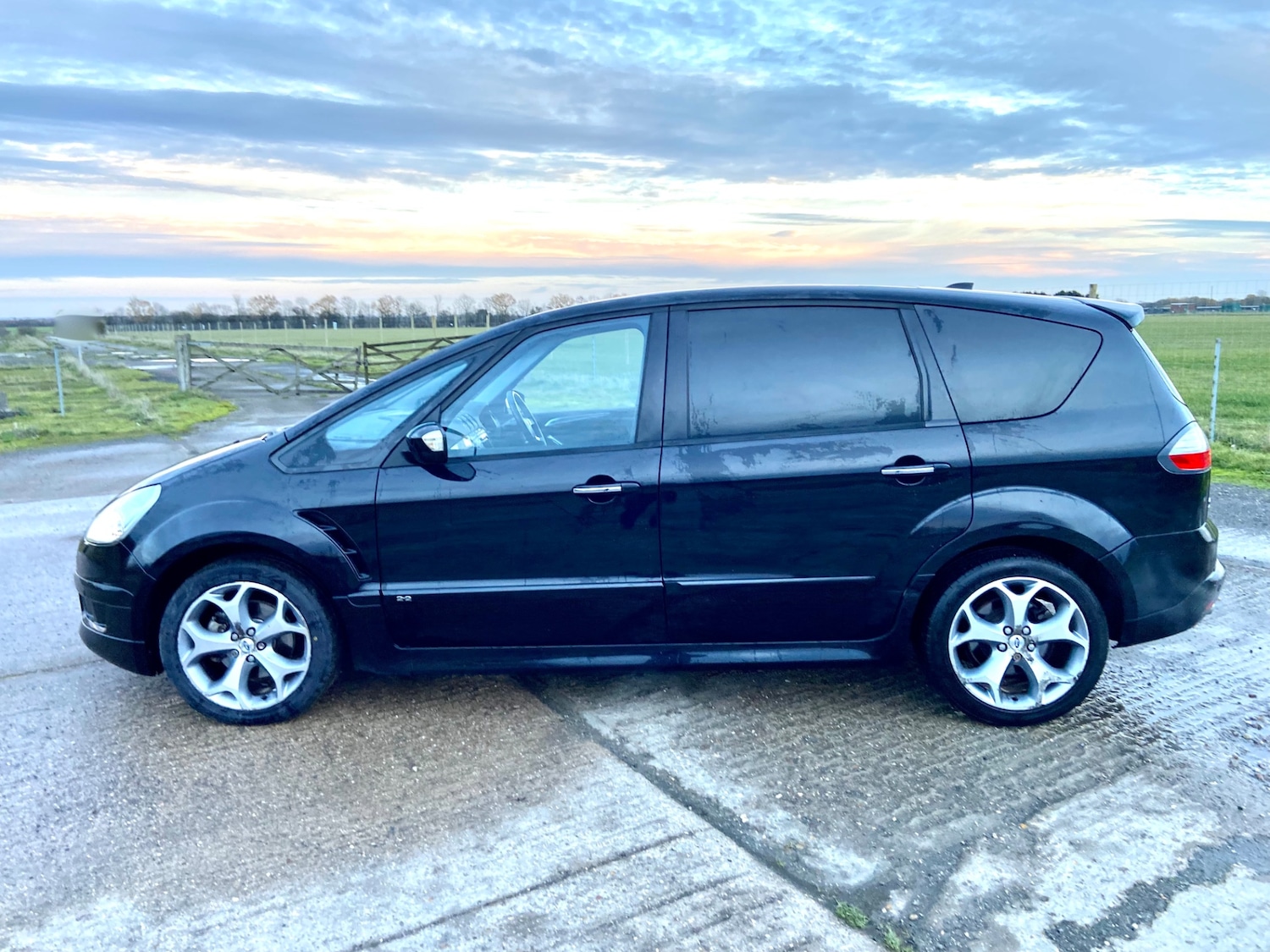 Used Ford S-Max 2010 for sale - 76723932: Photo 15
