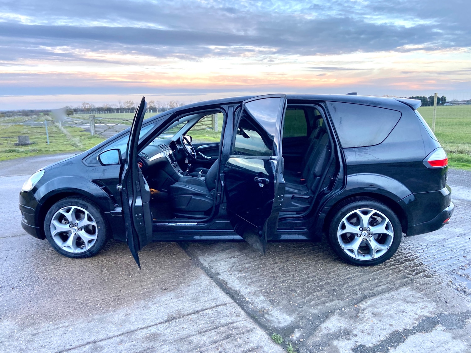 Used Ford S-Max 2010 for sale - 76723932: Photo 16