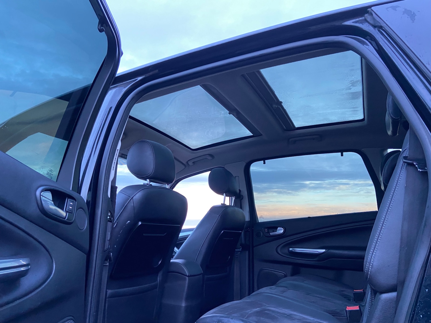 Used Ford S-Max 2010 for sale - 76723932: Photo 17