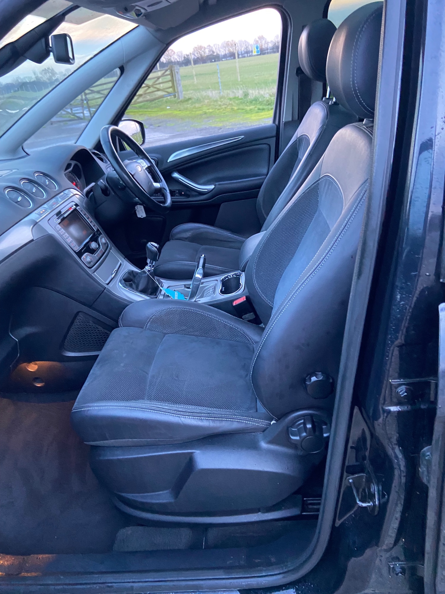 Used Ford S-Max 2010 for sale - 76723932: Photo 18