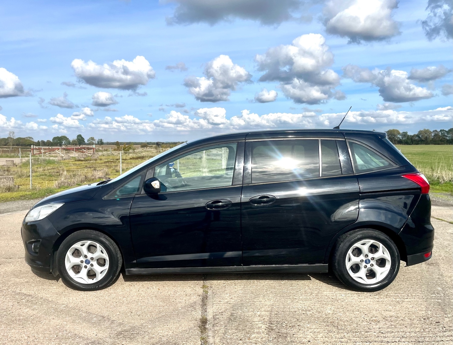 Used Ford Grand C-Max 2011 for sale - 76104487: Photo 14