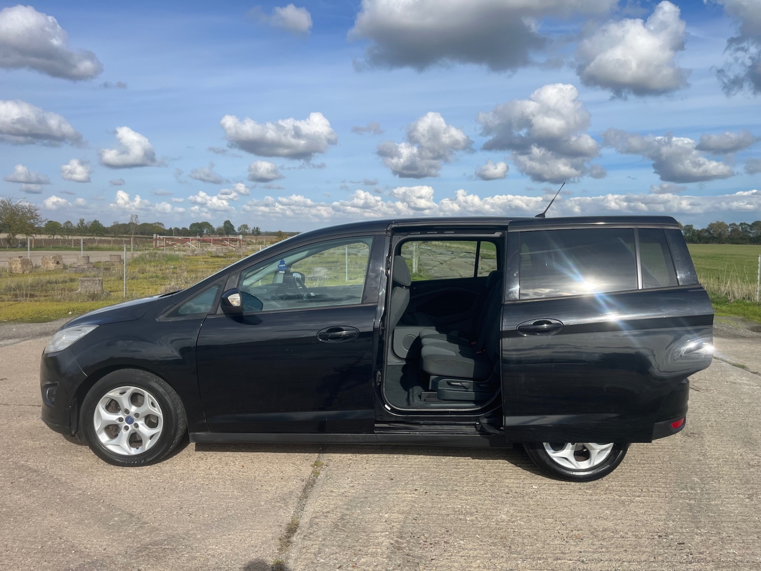 Used Ford Grand C-Max 2011 for sale - 76104487: Photo 25