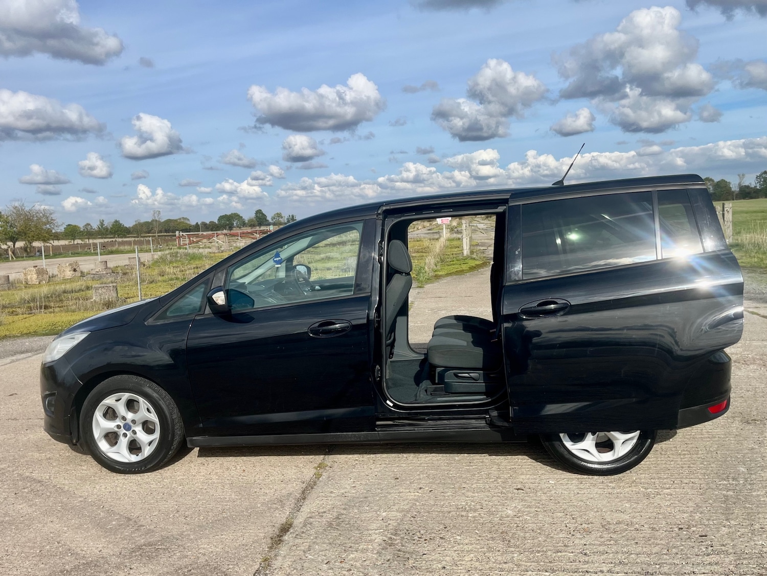 Used Ford Grand C-Max 2011 for sale - 76104487: Photo 47