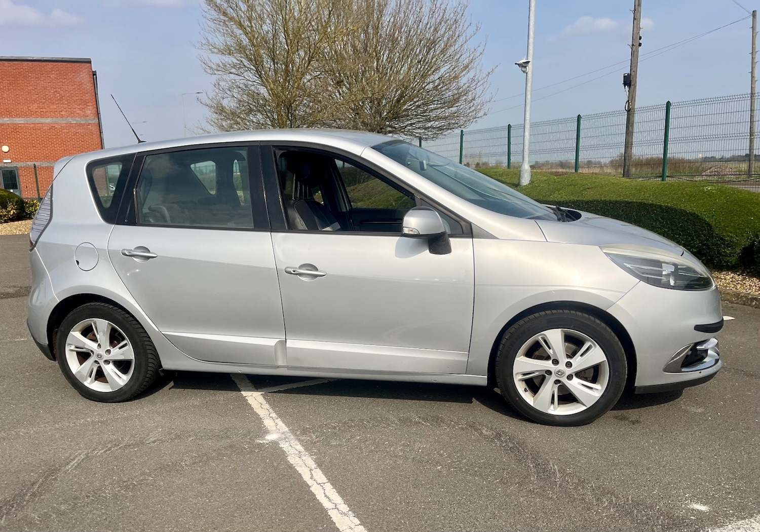 Used Renault Scenic 2012 for sale - 77988484: Photo 4