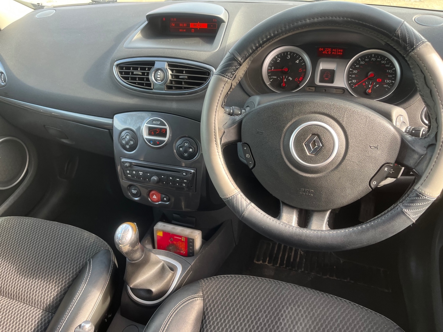 Used Renault Clio 2009 for sale - 77719444: Photo 32