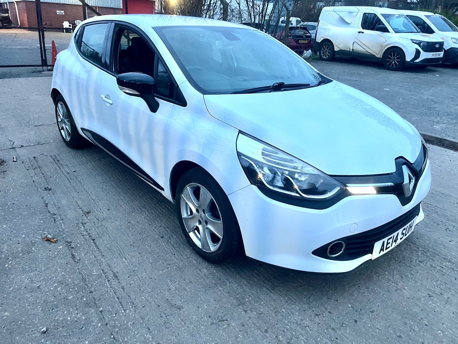 Used Renault Clio 2014 for sale - 77847963: Photo 3