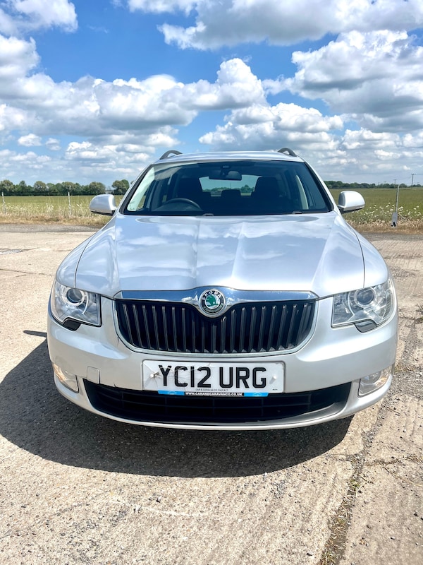 Used Skoda Superb 2012 for sale - 74770803: Photo 2