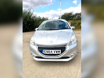 Used Peugeot 208 2015 for sale - 79360357: Photo