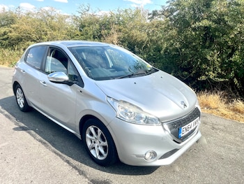 Used Peugeot 208 2015 for sale - 79360357: Photo