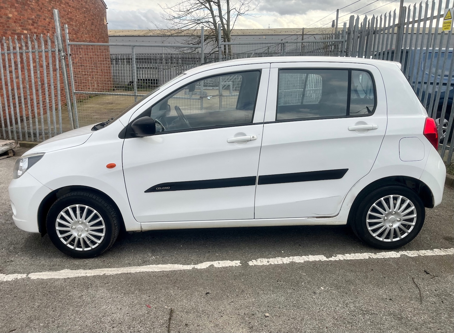 Used Suzuki Celerio 2017 for sale - 77977352: Photo 12