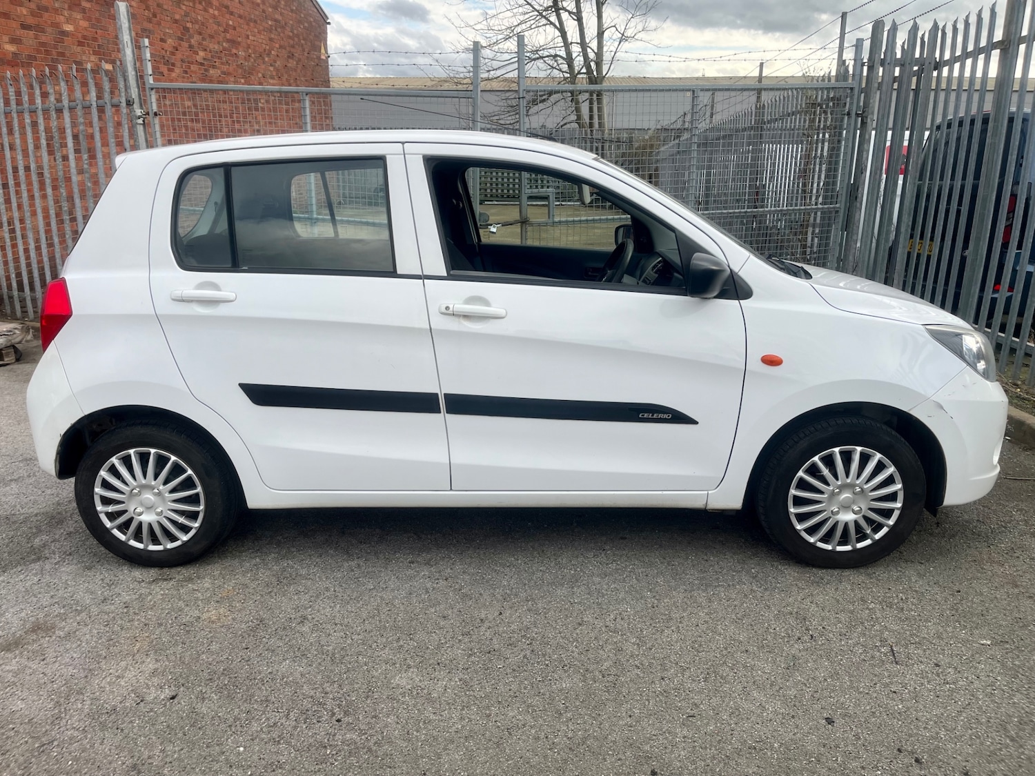 Used Suzuki Celerio 2017 for sale - 77977352: Photo 4