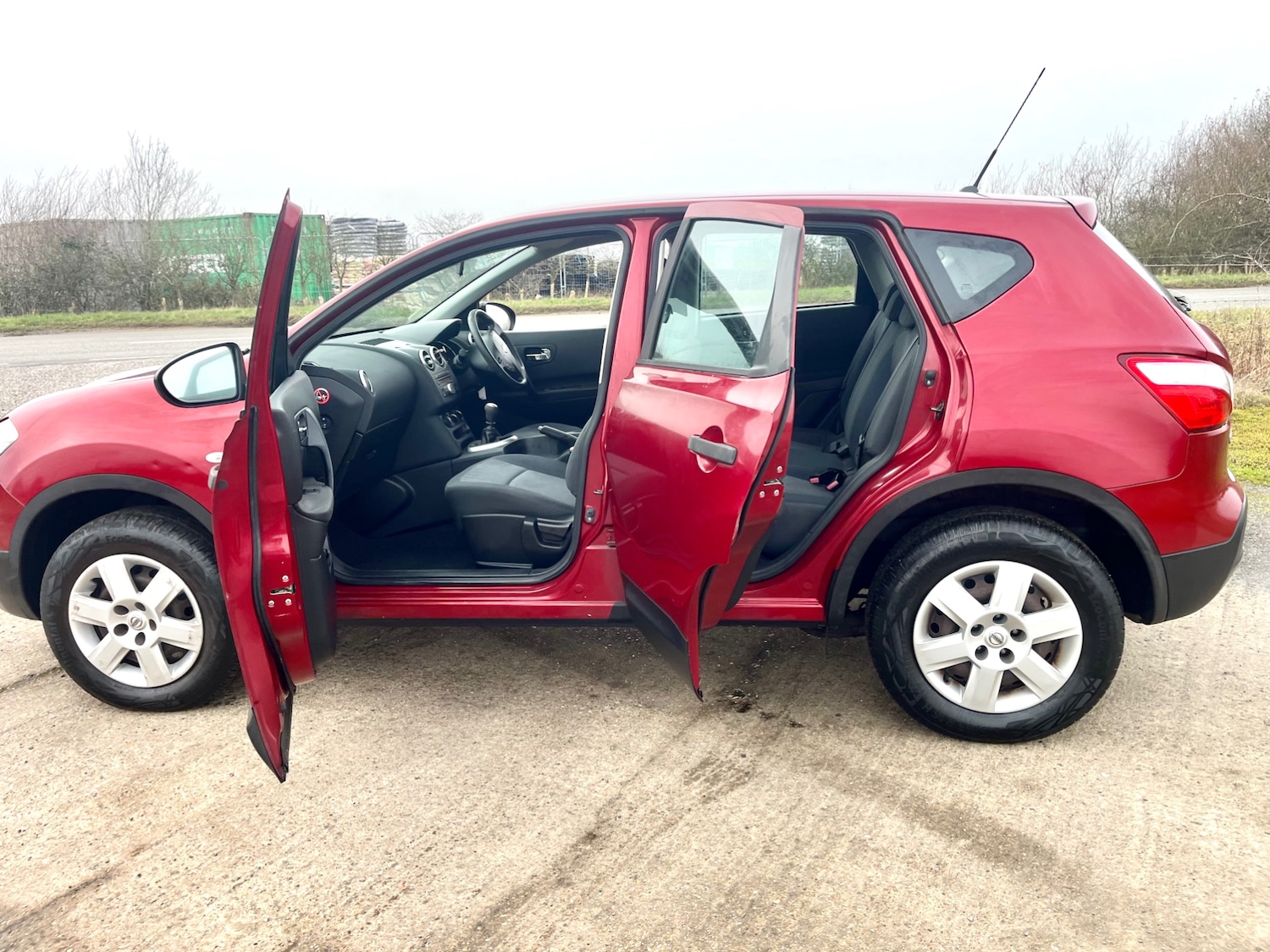Used Nissan Qashqai 2010 for sale - 77129181: Photo 15