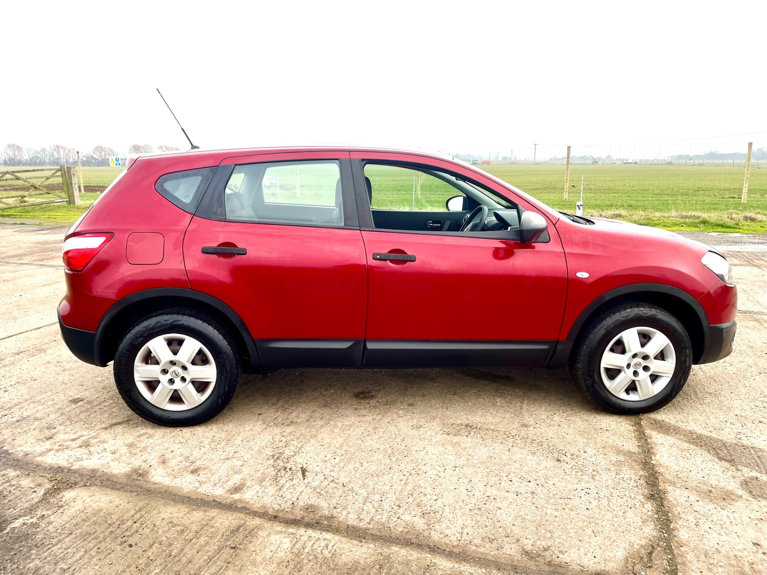 Used Nissan Qashqai 2010 for sale - 77129181: Photo 4