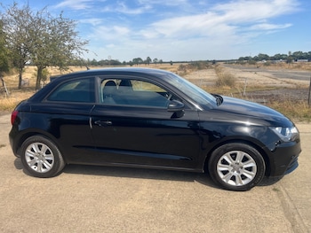 Used Audi A1 2011 for sale - 79470865: Photo