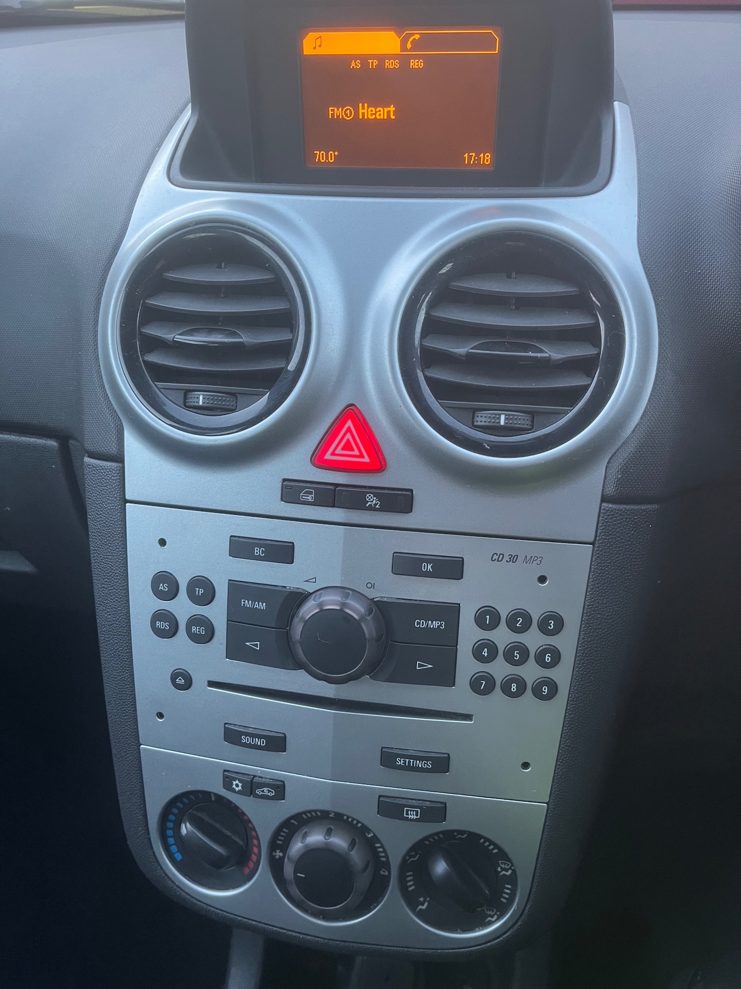 Used Vauxhall Corsa 2012 for sale - 76387419: Photo 20