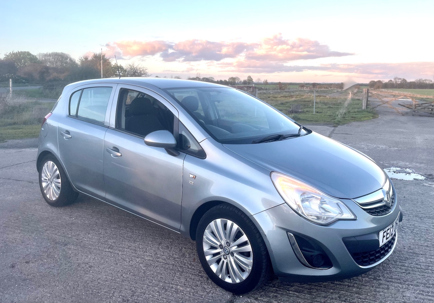 Used Vauxhall Corsa 2012 for sale - 76387419: Photo 3